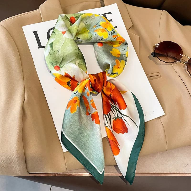Sciarpa di seta quadrata 70x70 cm per donna Moda Scialle stampato floreale Avvolgente Primavera Estate Fazzoletto da collo Fascia per capelli Sciarpe invernali da donna