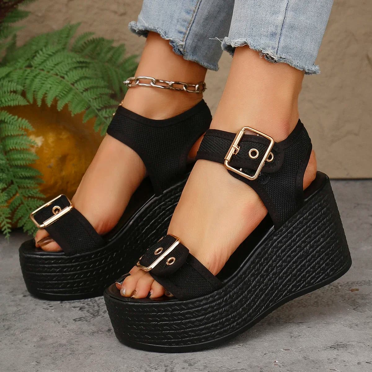 Thick Bottom Women's Wedge Heel Sandals Summer 2025 Buckle Strap Chunky Platform Sandals Woman Fashion Plus Size Beach Sandalias