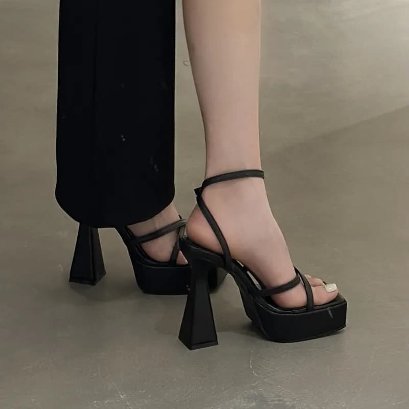 Open Toe Comfy Sandals New Fashion High Heel 10CM Square Heel Platform Cross Buckle Sandals Wedding Prom Shoes Zapatos Mujer