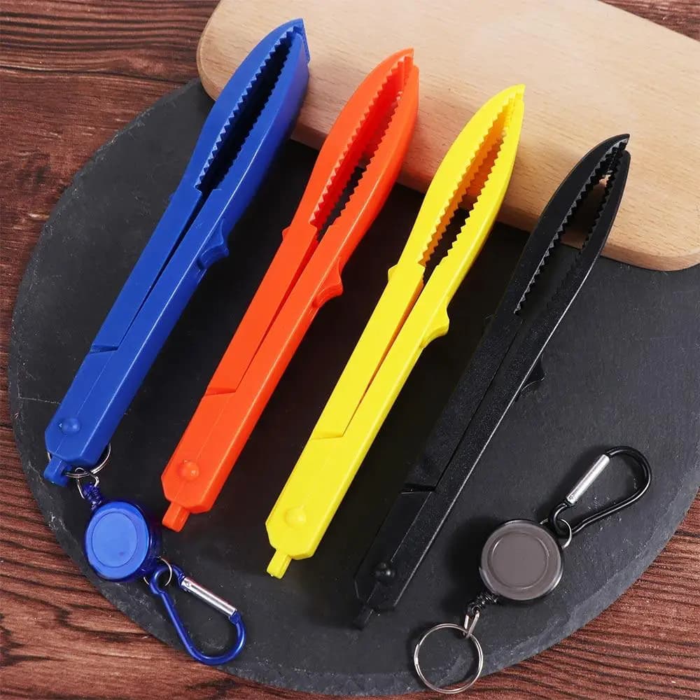 Fishing Tools Portable Belt Clip Key Chain Holder Fishing Supplies Fishing Pliers Gripper Fishing Tongs Switch Lock Gear Pince