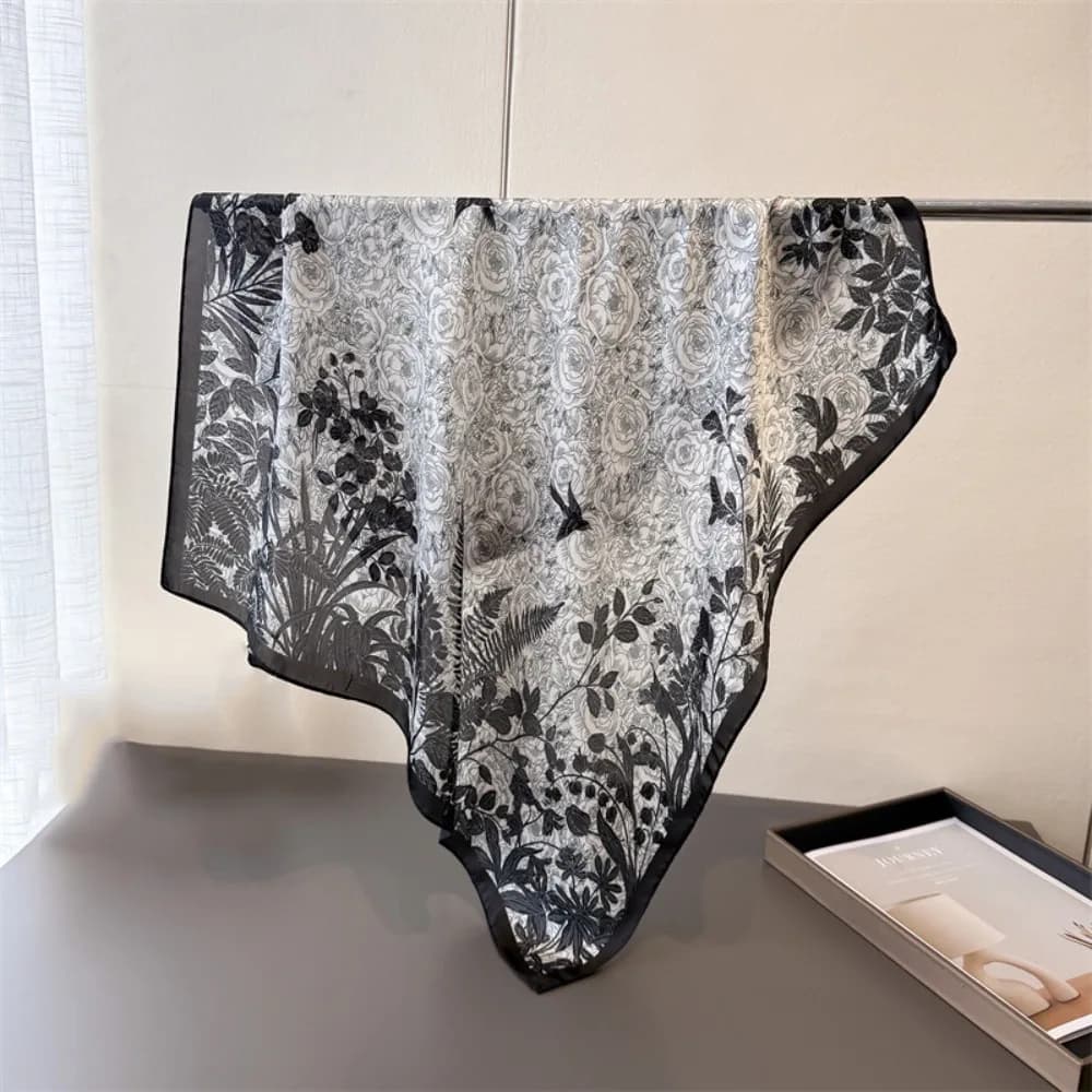 Elegante Sciarpa Sottile da Donna con Stampa Floreale 70cm, Foulard Femminile Antivento Traspirante in Seta, Accessori Estivi