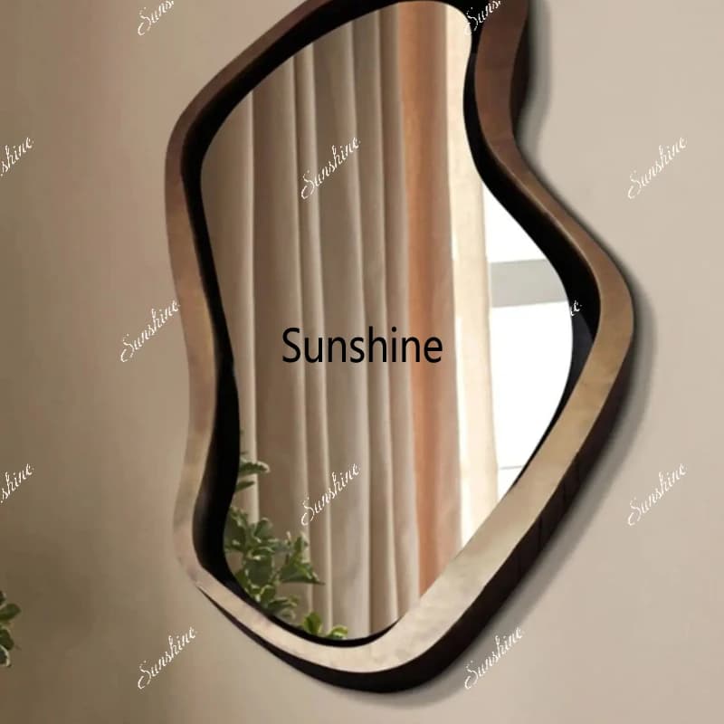 Specchio da toeletta irregolare nordico, specchio decorativo artistico montato a parete di lusso leggero Specchio da trucco per bagno a forma irregolare