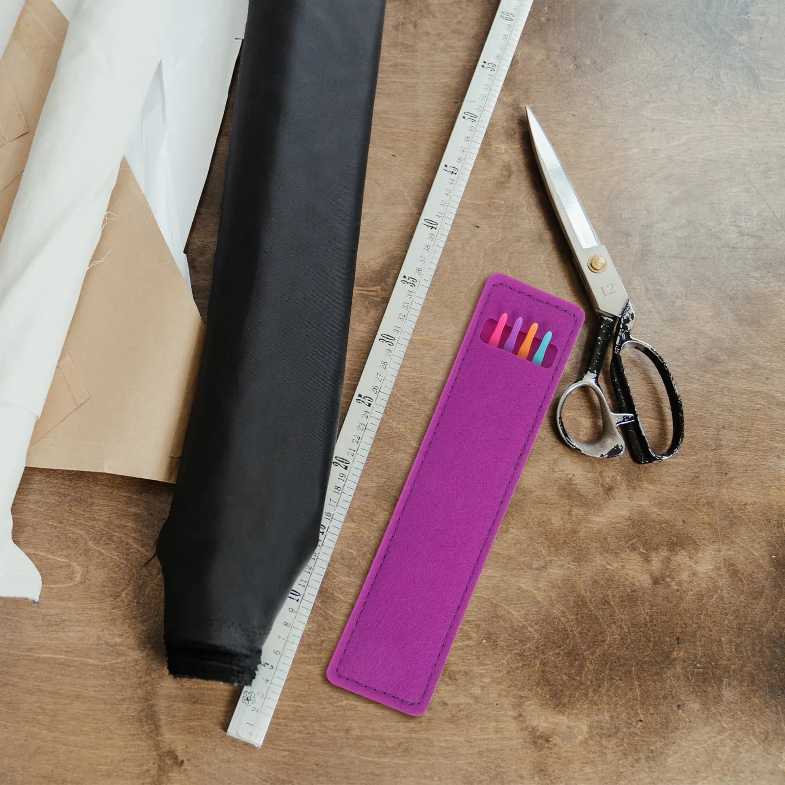 Kit da Cucito Portatile 4 Pezzi, Strumenti Multifunzione per Progetti di Cucito a Mano, Set di Riparazione d'Emergenza Tascabile con