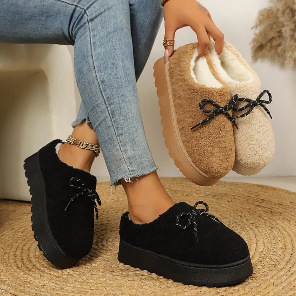 2026 Winter Warm Plush Women's Cotton Shoes Soft Bottom Comfortable Shoes Cute Outdoor Bag Heels Shoes Snow Boots