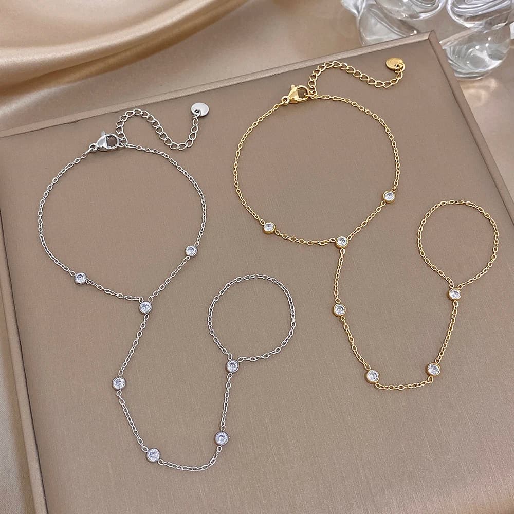 Elegante Bracciale con Perline Rotonde e Zirconi per Donne, Colore Oro e Argento, Braccialetti con Anello Collegato in Acciaio Inossidabile, Gioielli per Mani