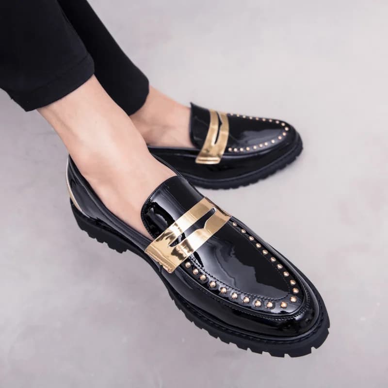 Mocassini da Uomo con Decorazione a Rivetti, Stile Britannico, Scarpe in Pelle a Punta per Business Casual, Slip-on, Mocassini Piatti da Uomo