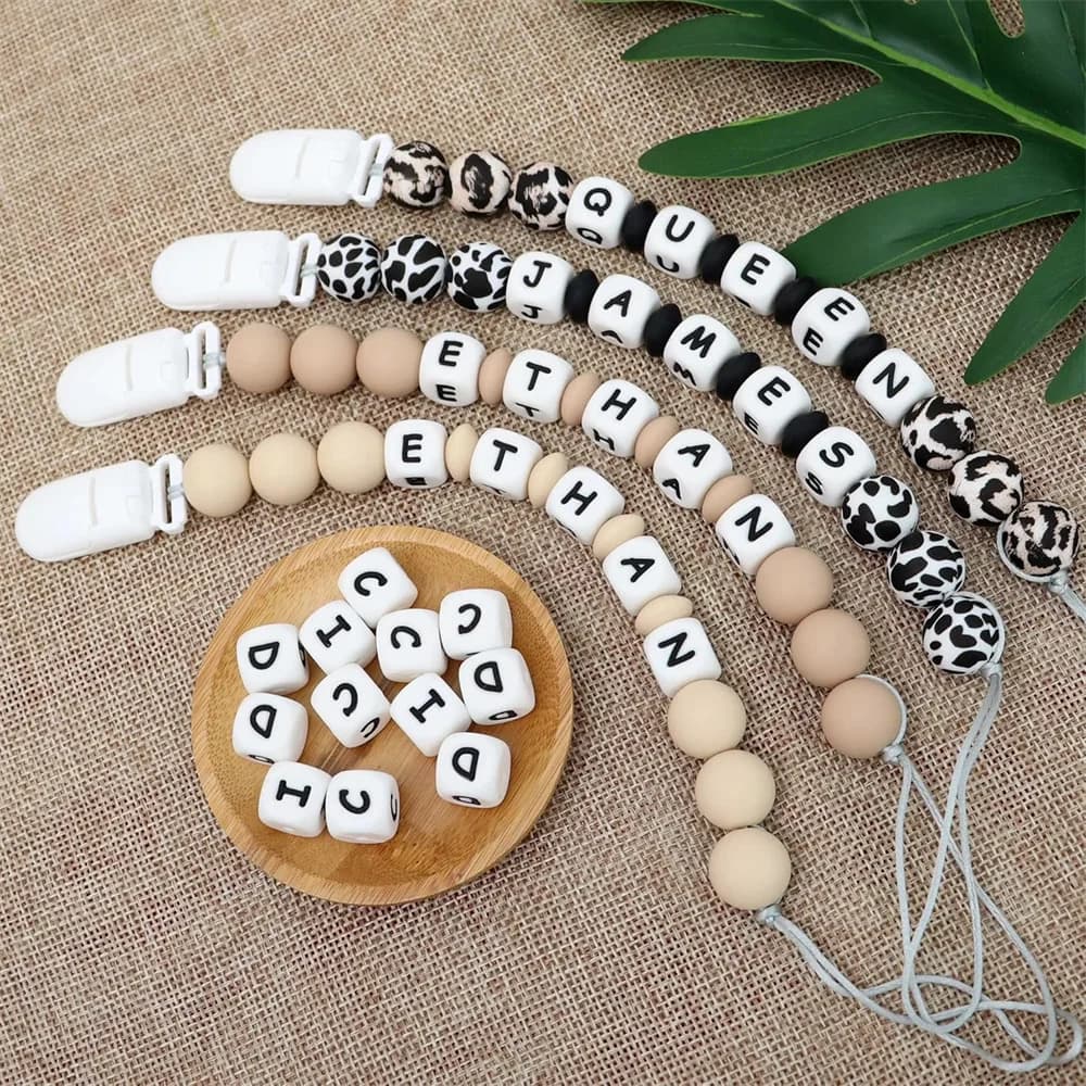 2 Pezzi Portaciuccio Personalizzato con Nome, Catenella per Ciuccio Neonato, Accessori per Bambini, Giocattoli da Dentizione, Regali