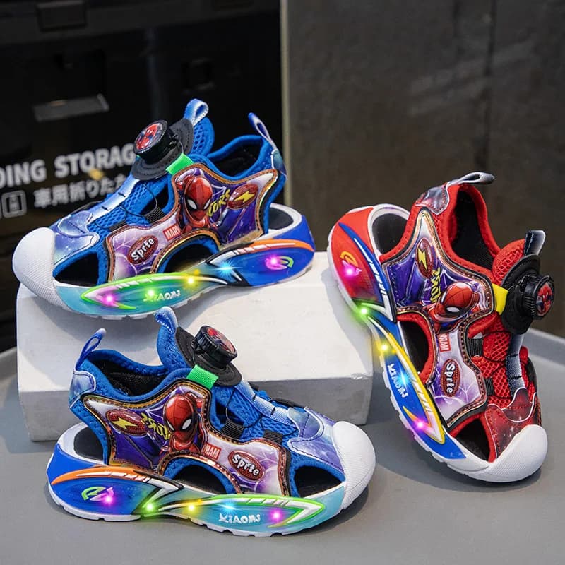 Sandali Estivi per Bambini con Luci LED, Ciabatte Ortopediche a Punta Chiusa con Motivo Spider-Man, Scarpe Morbide da Spiaggia per Bambini e Bambine