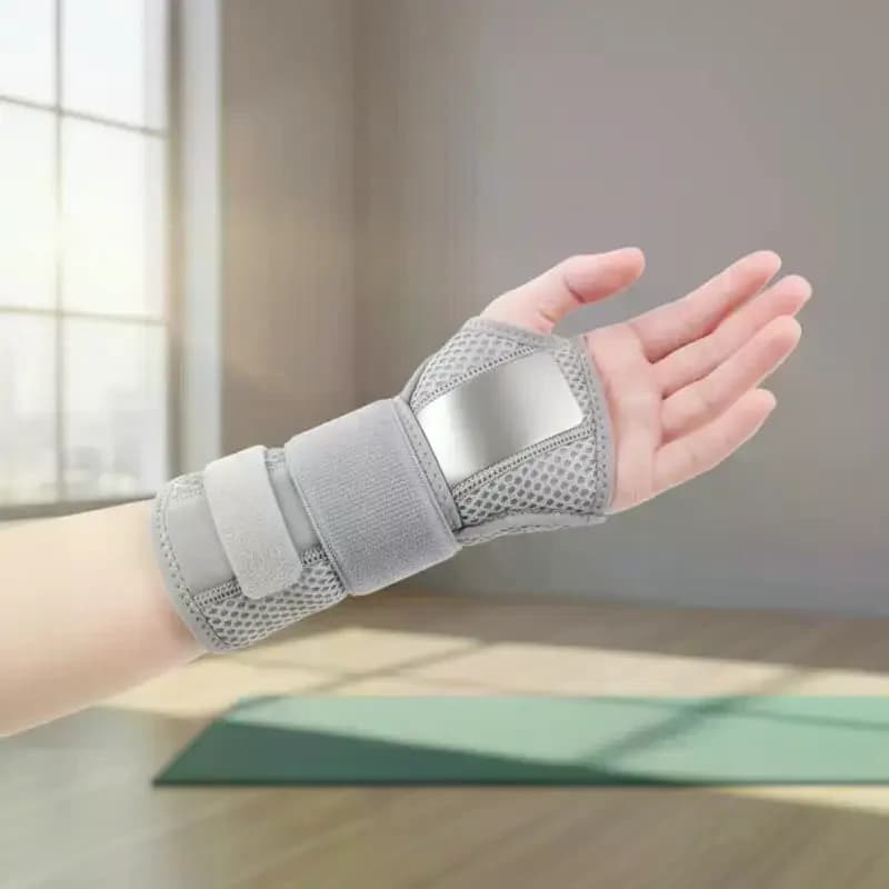 Wrist Braces Support for Injuries Reduce Pain from Carpal Tunnel Syndrome Aid Recovery Dislocations Splint Compression Brace