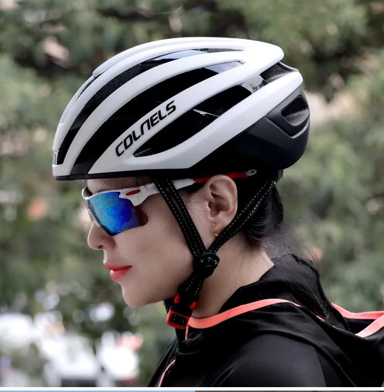 Bike helmet, sports safety helmet for young people, single-piece molding, road bike helmet for adults for men and women