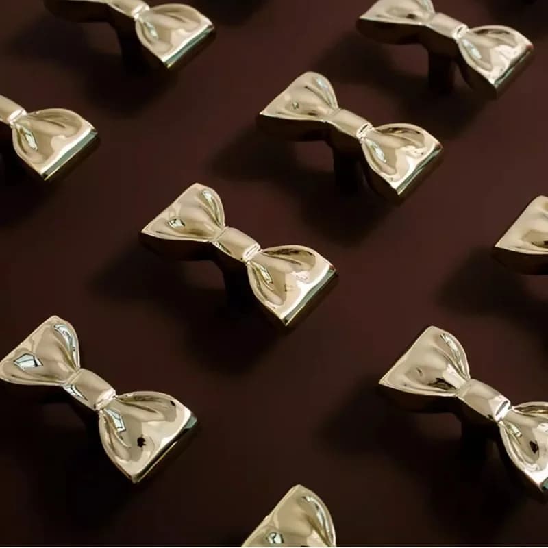 Maniglie per Porte e Cassetti per Camerette, Cucine e Stanze dei Bambini, con Fiocco Dorato e Argentato, in Ottone, Accessori per Mobili