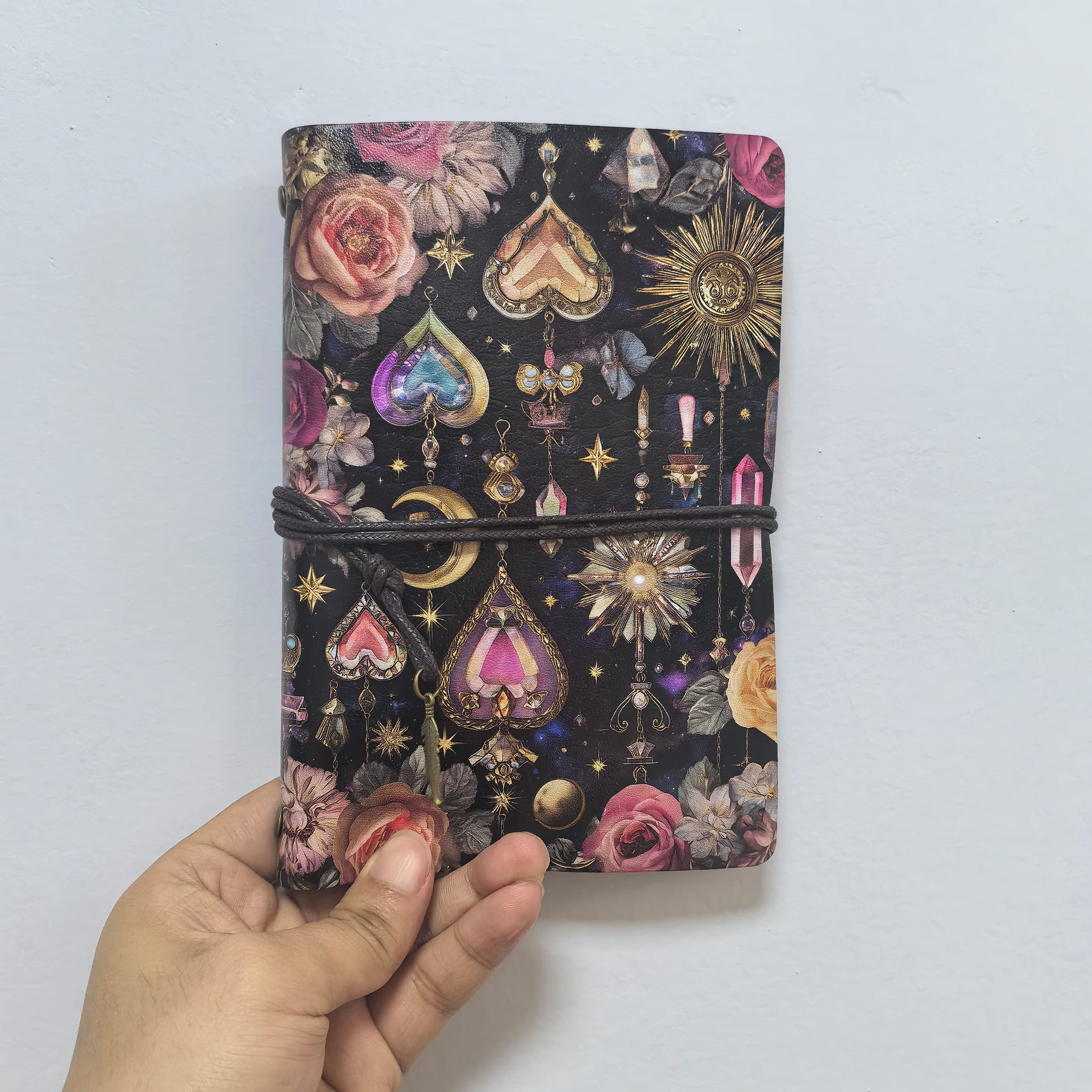 Nuovo Taccuino Vintage 2026 con Stampa Luna e Stelle, Diario in Pelle PU con Cristalli e Rose, Formato A6, Regalo per Donne, Articolo di Cancelleria
