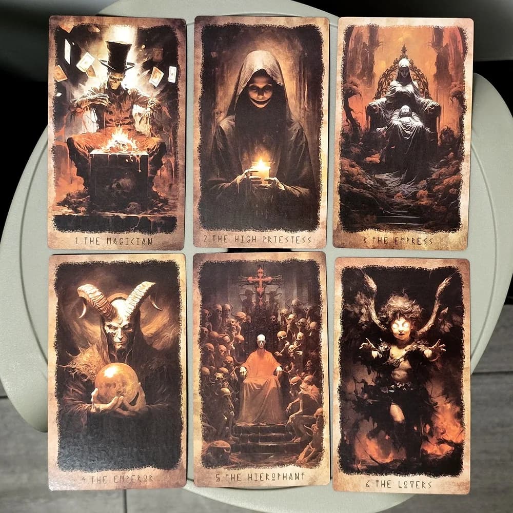 Tarocchi HOROSCARE 12*7cm in Cartoncino a Doppia Goffratura: Mazzo di 78 Carte a Tema Horror Cinematografico e Incubo