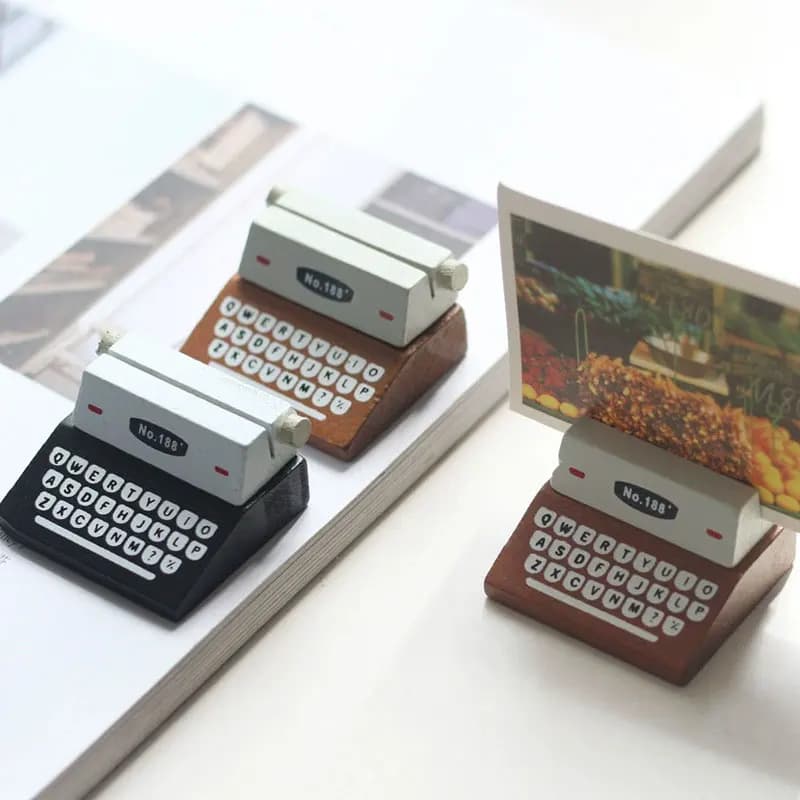 1Pc Creative Mini Wooden Typewriter Card Holder, Office Desk Decoration Photo Clip, Room Decoration, Home Decoration, Desktop Decoration