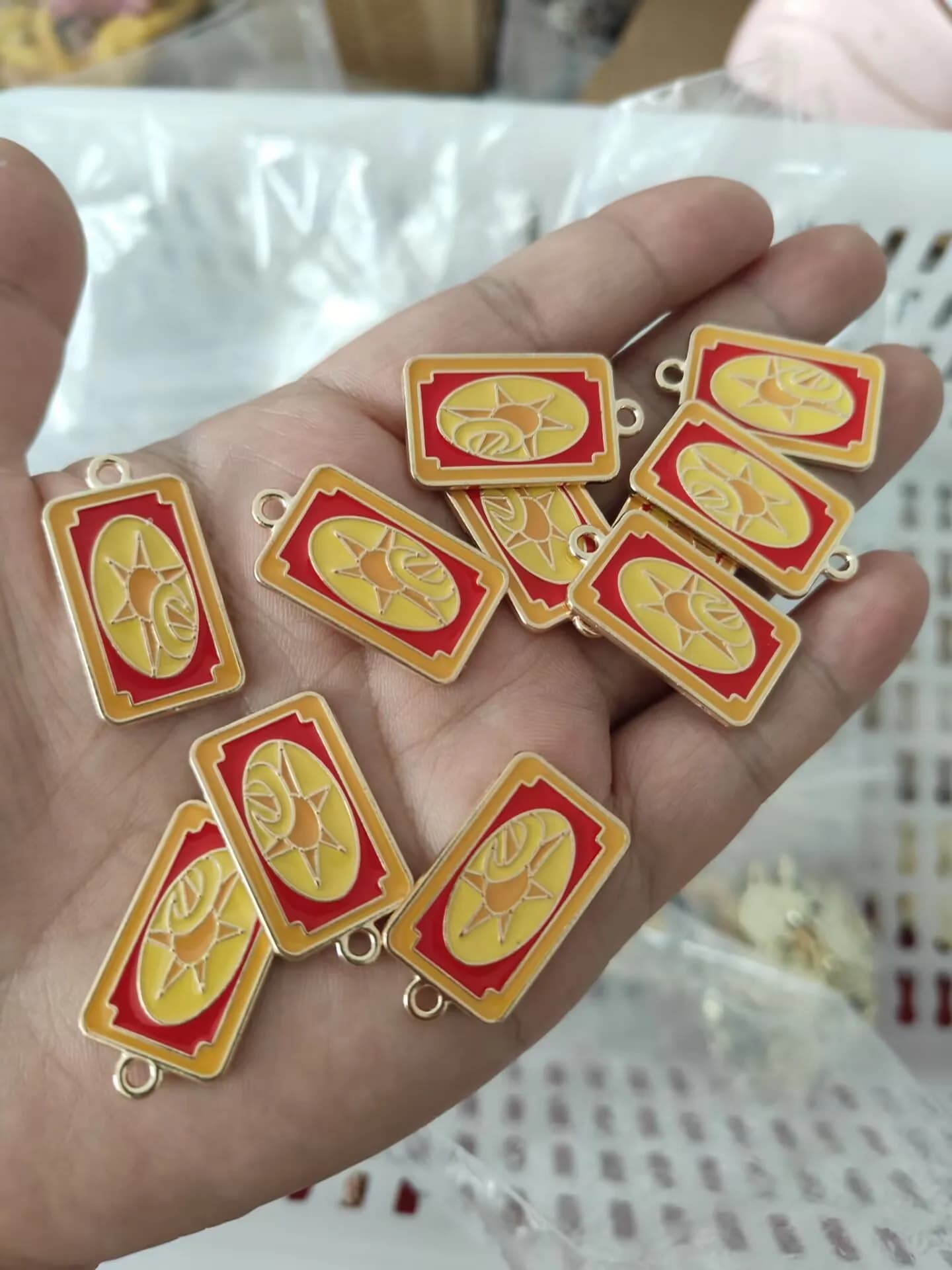 10 pz/lotto Accessori Fai Da Te CERBERUS charms Cartoon Charms Bigiotteria Smalto Portachiavi Collana Bracciale Pendenti Gioielli Fatti A Mano