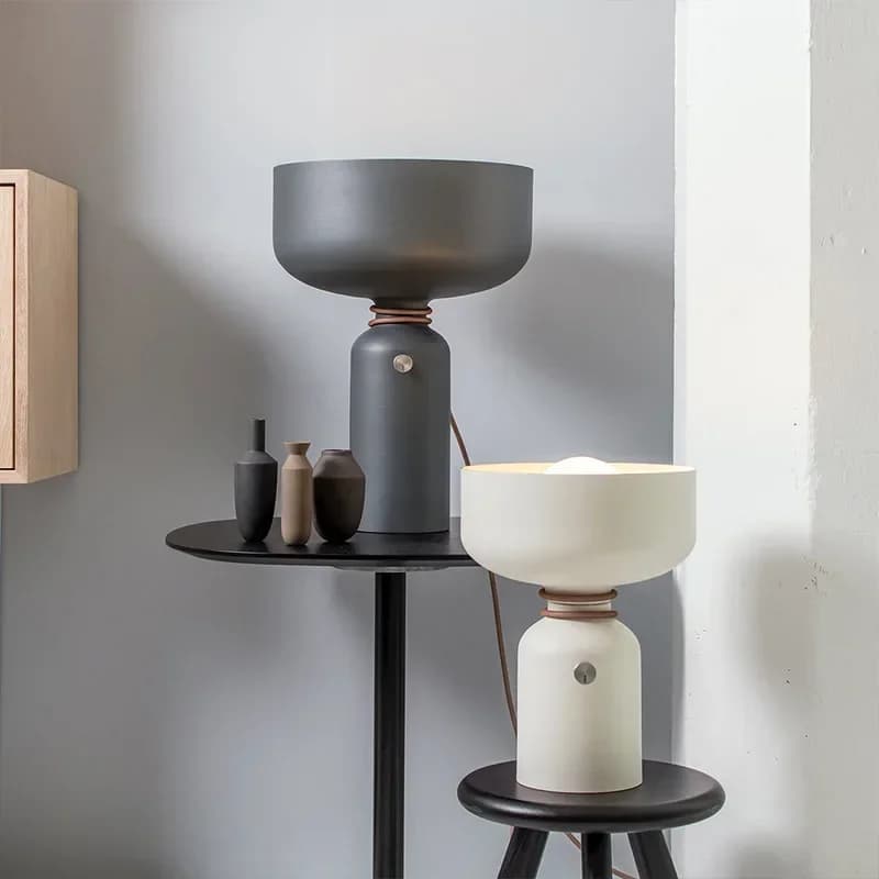 Arte minimalista Moderno e minimalista Soggiorno Tavolo Lampada da scrivania Testiera camera da letto nordica Designer Lampada campione