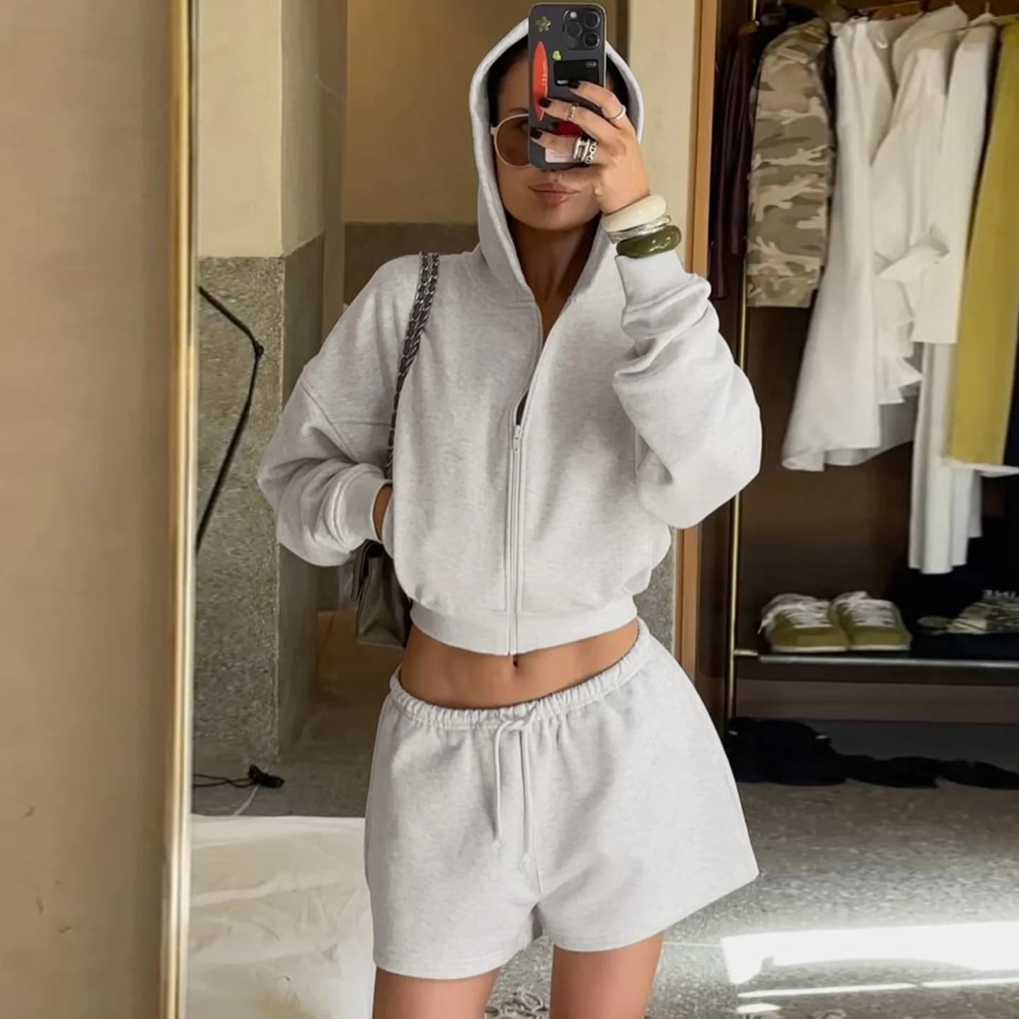 Set Sportivo Casual da Donna con Felpa con Cappuccio e Pantaloncini Larghi con Lacci per la Stagione Autunnale