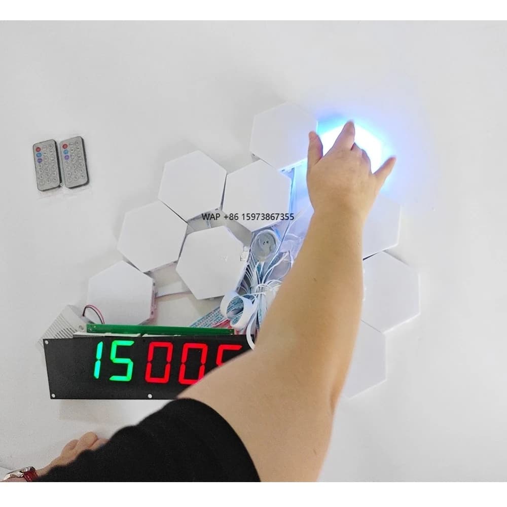 Parco divertimenti Timer Scheda interattiva Allenamento Risposta Sfida rapida Diodo emettitore di luce Luce di allenamento per la risposta del gioco