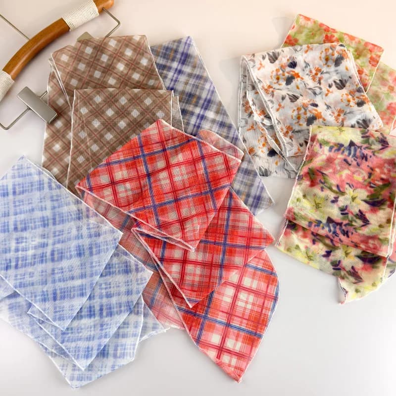 Sciarpa Lunga a Quadri Primavera/Estate per Donne - Stile Leggero con Dettagli a Nastro, Accessorio Sciarpa e Scaldacollo
