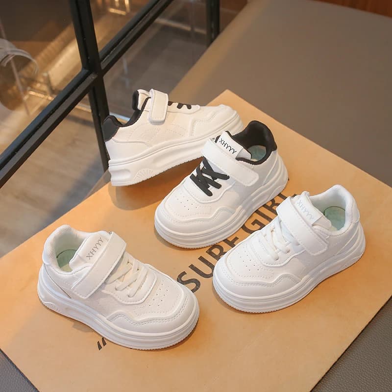 Scarpe per Bambini Comode per Tutte le Stagioni, Sneakers Casual Bianche con Suola Spessa Antiscivolo per Uso Quotidiano e Scolastico, per Ragazzi e Ragazze