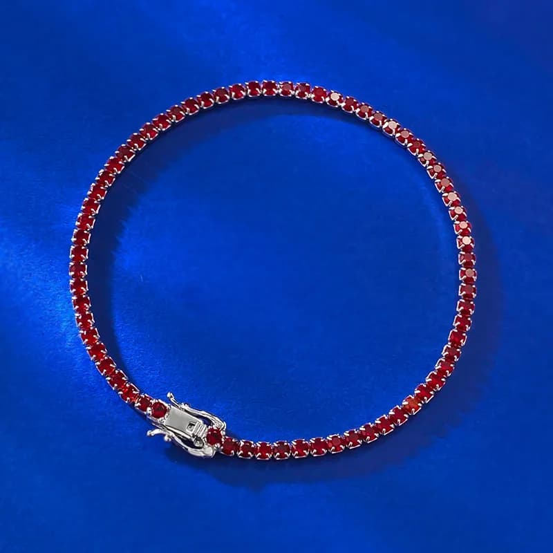 Nuovo braccialetto in argento Moissanite S925 Bracciale completo con diamanti a fila singola con catena da tennis rossa sangue di piccione europeo e americano da donna