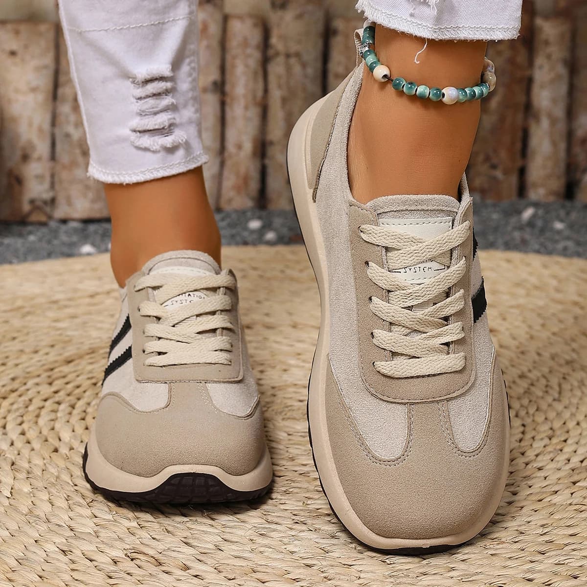 New casual sneakers for women for spring and summer, comfortable, soft, breathable and versatile in color, suitable for home and commuting, a fashionable article for women, the best gift for women