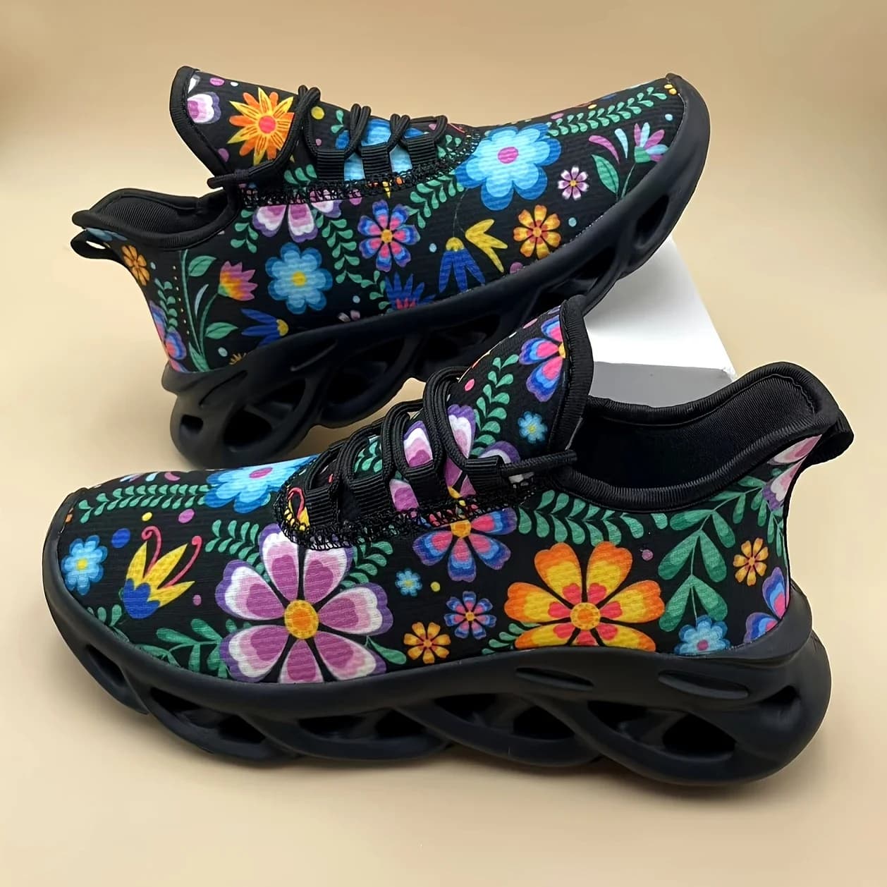 Bohemian Lace-Up Flat Casual Shoes for Adults Lightweight Breathable Running Shoes