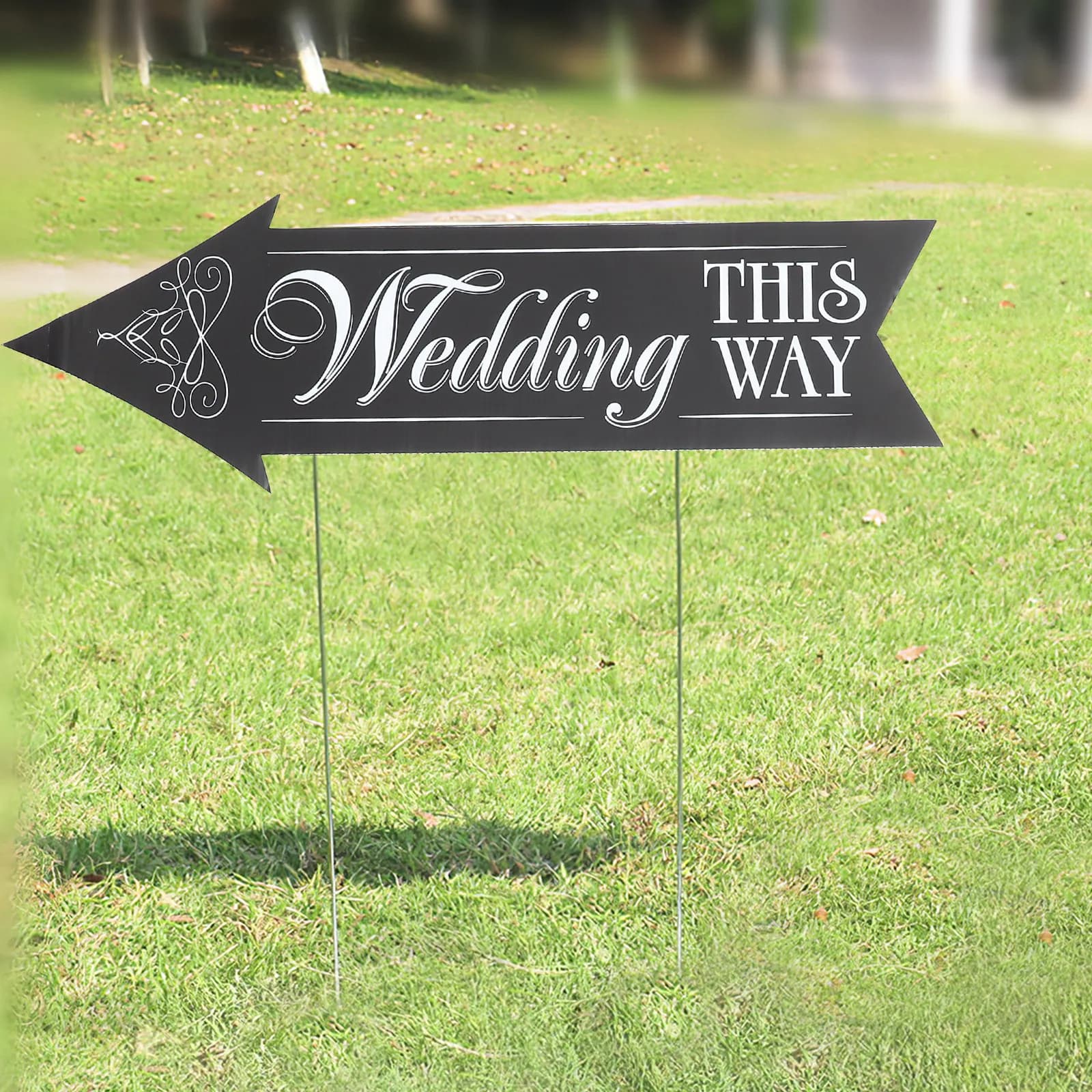 1Set Romantic Wedding Directional Sign with Arrow This Way Text Sturdy Garden Stake Outdoor Wedding Welcome Sign Party