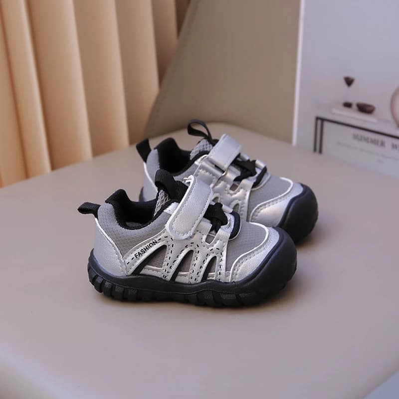 Kids Hollow Breathable Sandal Sneakers Single Velcro Strap Anti Collision Non Slip Sole Boys Girls Summer Footwear