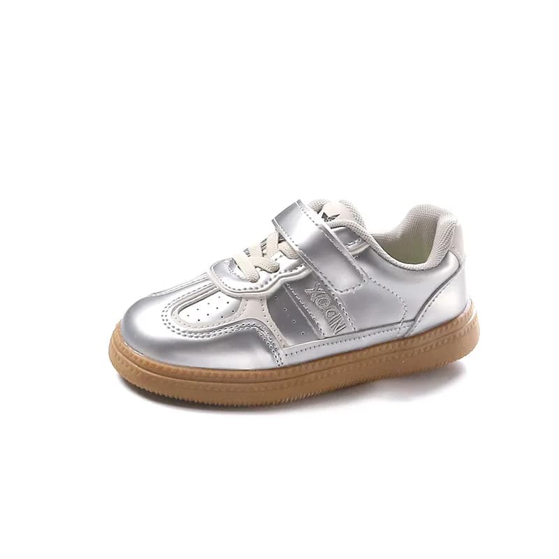 Scarpe sportive per ragazze dal taglio basso nuove primavera 2025 per bambini con fondo morbido Scarpe da tavolo per studenti versatili alla moda casual