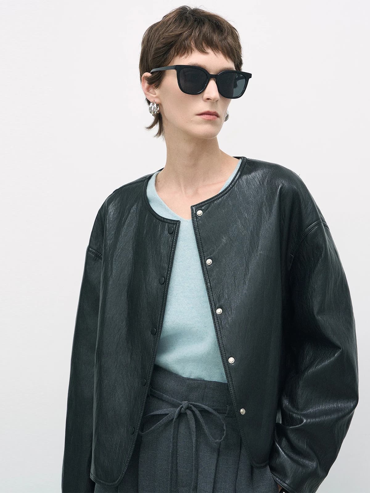 Shallow Streams Autumn New Black round Neck Protein Leather Jacket Women's Top Quality Leather Coat Commute Style Long Sleeve
