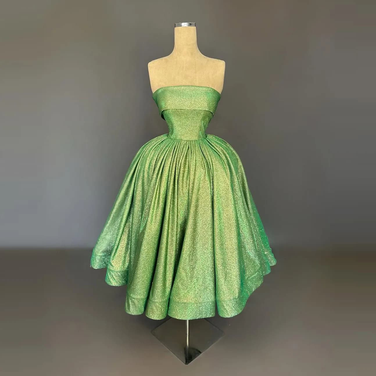 Affascinante abito da ballo in raso verde lucido senza spalline, abito da ballo per cocktail party, abito da sera formale, abbigliamento per occasioni speciali da donna