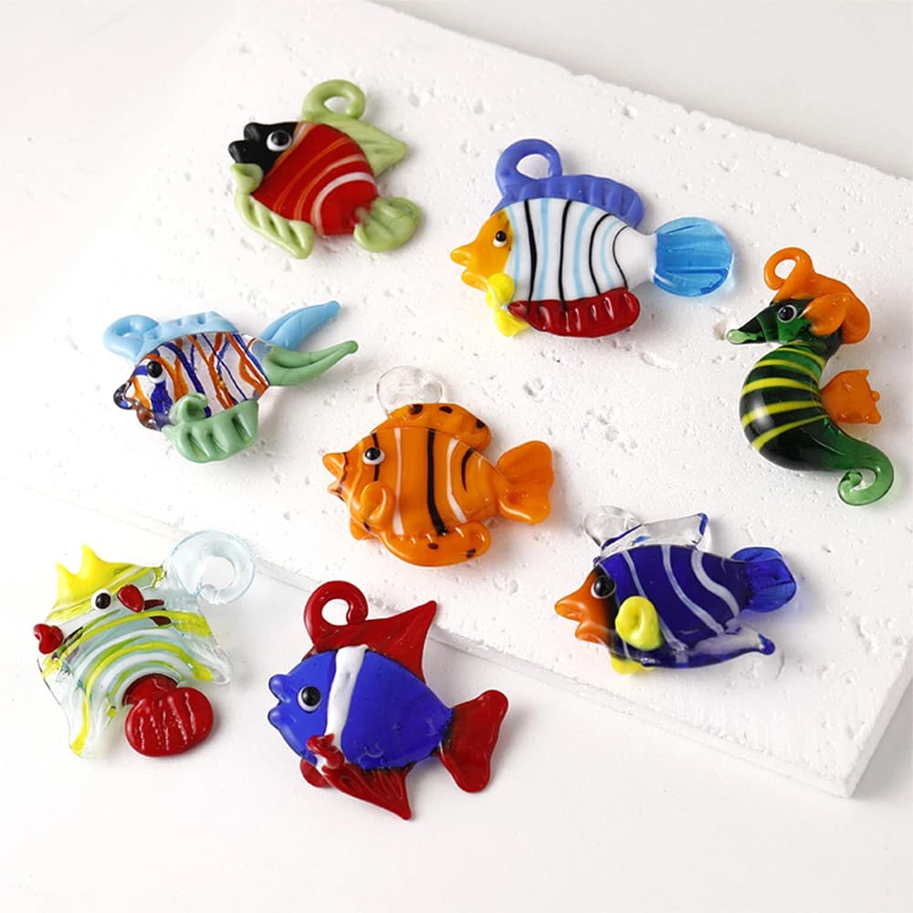 2 pieces colored ocean tropical small fish glass pendant jewelry diy creation of necklaces, bracelets, accessories materials for phone cases