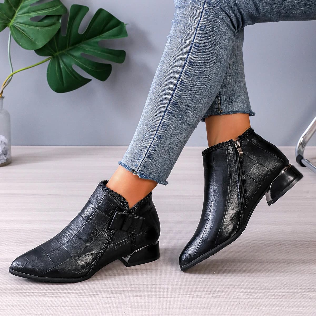 2026 New Autumn/Winter Women's Pointed Toe Low-Heel Side Zip Ankle Boots Fashion non-slip Booties Comfortable Short Boots