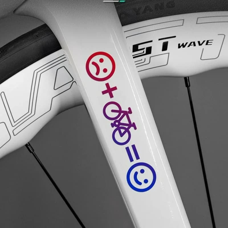 Adesivi 2D piatti per bici con faccine felici, 4 pezzi, simpatici decorazioni per casco da moto e auto, regalo perfetto per San Valentino e Natale