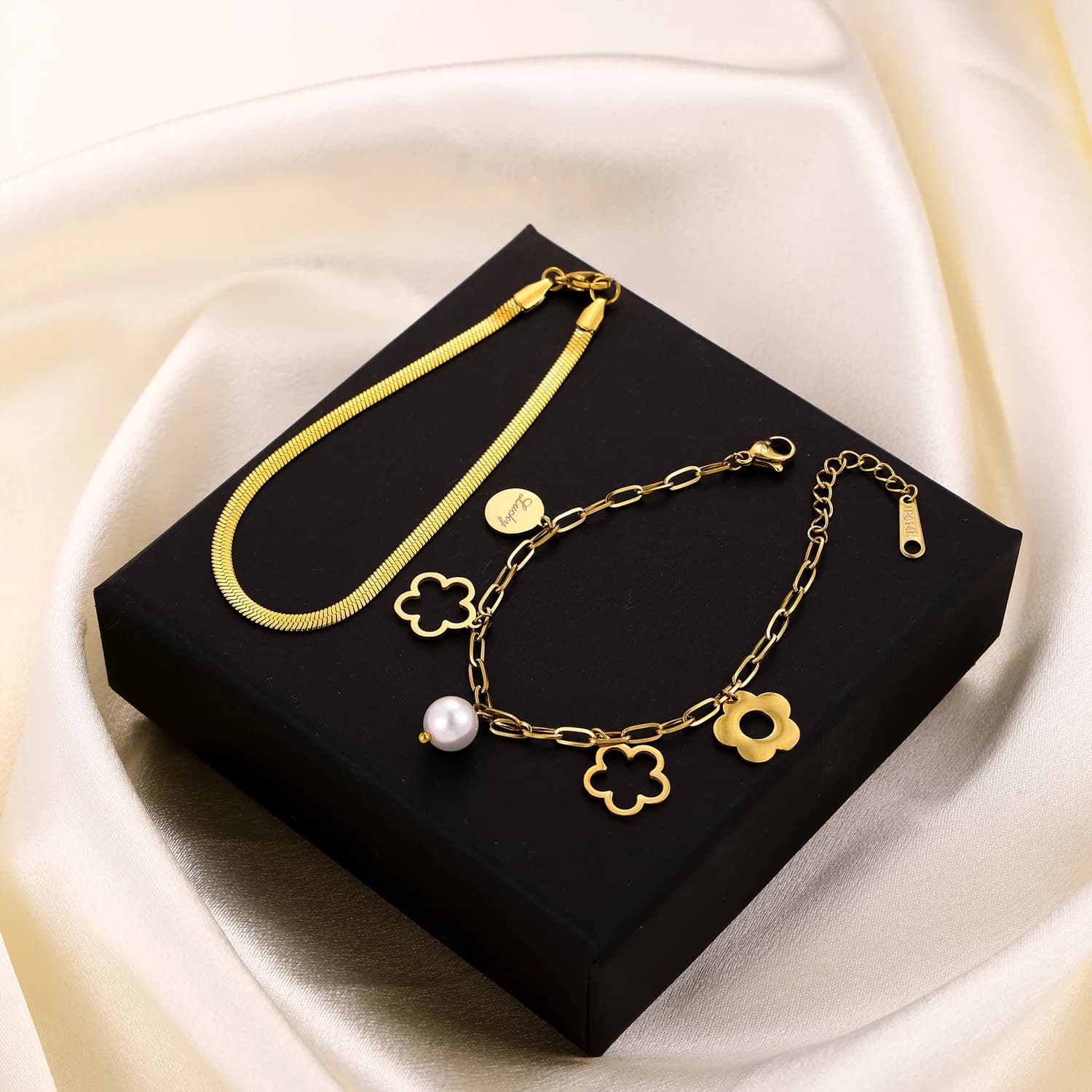 Lusso carino cavo perla fiore catena serpente impermeabile braccialetto portafortuna in acciaio inossidabile placcato oro set di gioielli da donna