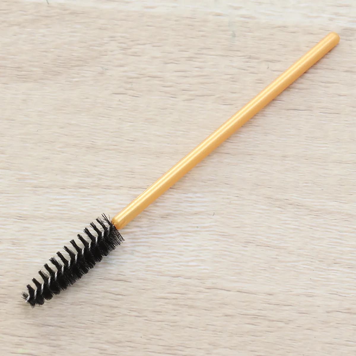 50 nylon eyelash brushes with tips for mascara application, makeup tool, eyelash separator, no lumps, for use with fake eyelash extension.