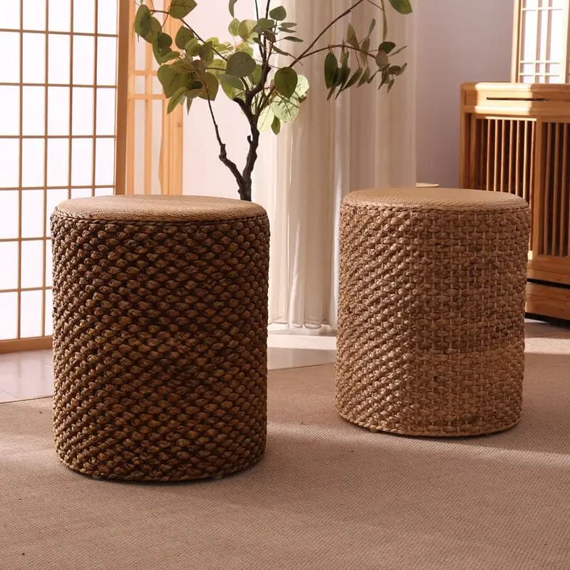Sgabello ottomano in rattan intrecciato a mano con struttura in legno massello, pouf boho rotondo per ingresso, soggiorno, poggiapiedi e seduta vintage