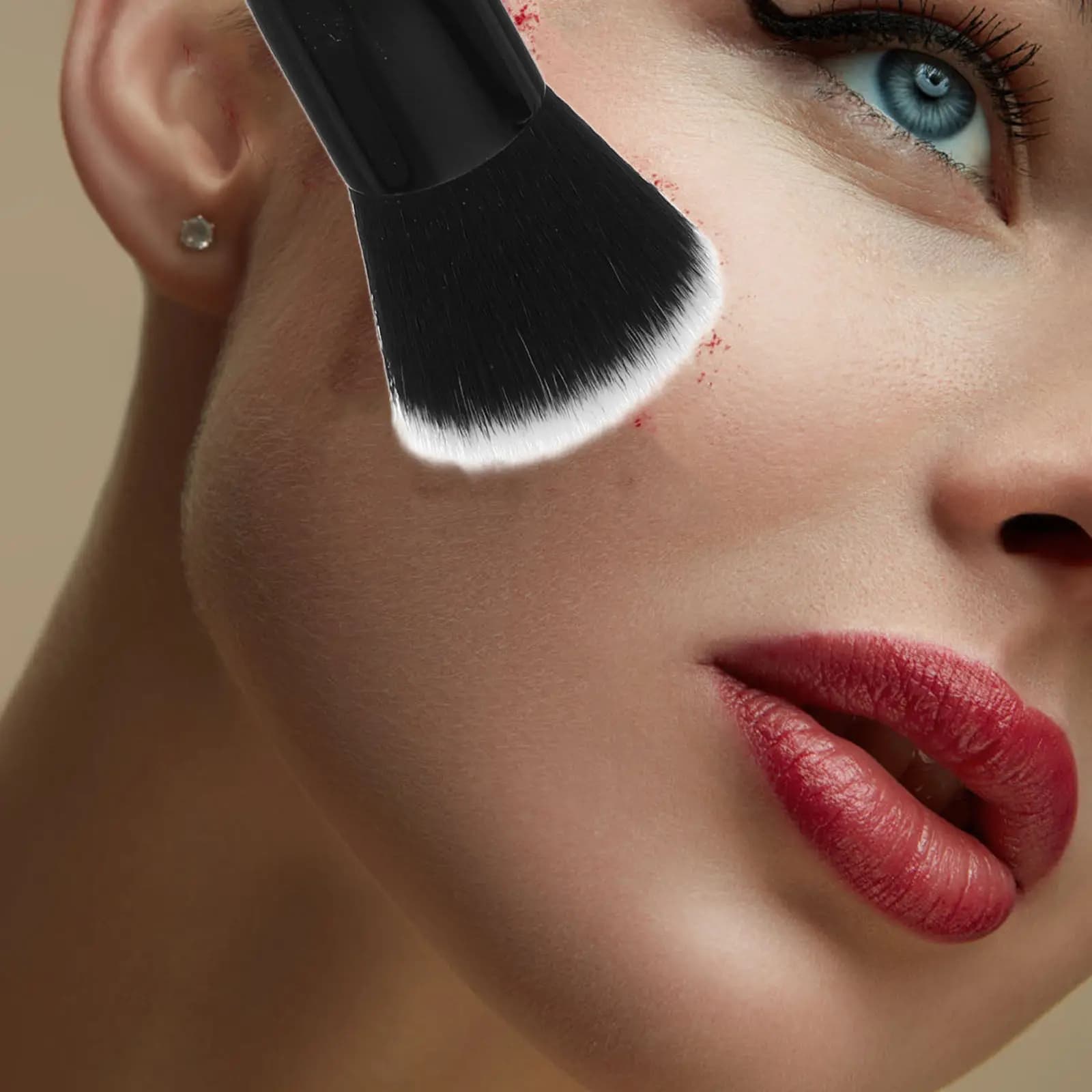 Pennello per Fondotinta a Doppia Testa per Trucco Liquido e in Polvere, Manico Corto, Controllo di Precisione, Setole Morbide e Dense, Formato da Viaggio