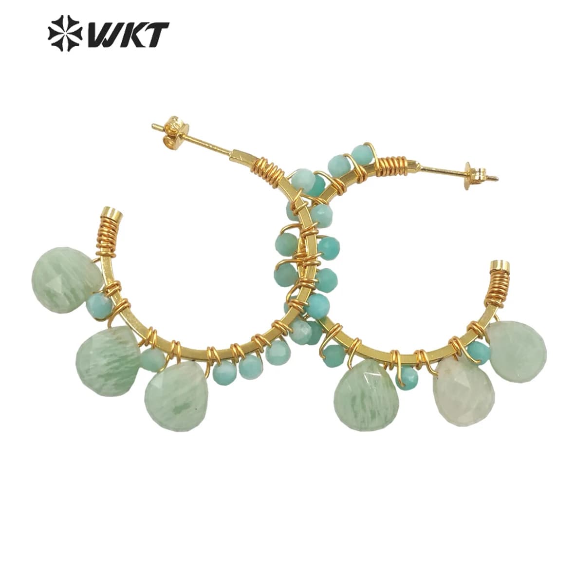 WT-E694 nuovi e accattivanti orecchini a forma di C placcati in oro con pietre avvolte nel filo. Accattivanti orecchini a mezzaluna con pietre a goccia.
