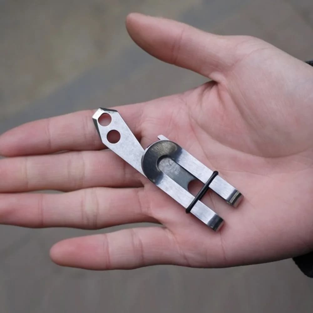 Clip da Cintura in Acciaio Inossidabile Resistente con Anello in Gomma, Clip Compatta per Tasca Portasoldi, Clip da Cintura Bifacciale per Campeggio
