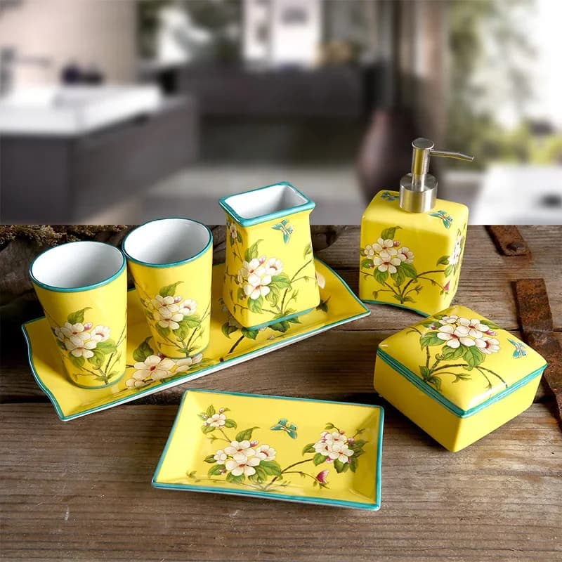 Nuovo bagno cinese in ceramica fornisce accessori da bagno con portaspazzolino dispenser di sapone vassoio decorazione di nozze
