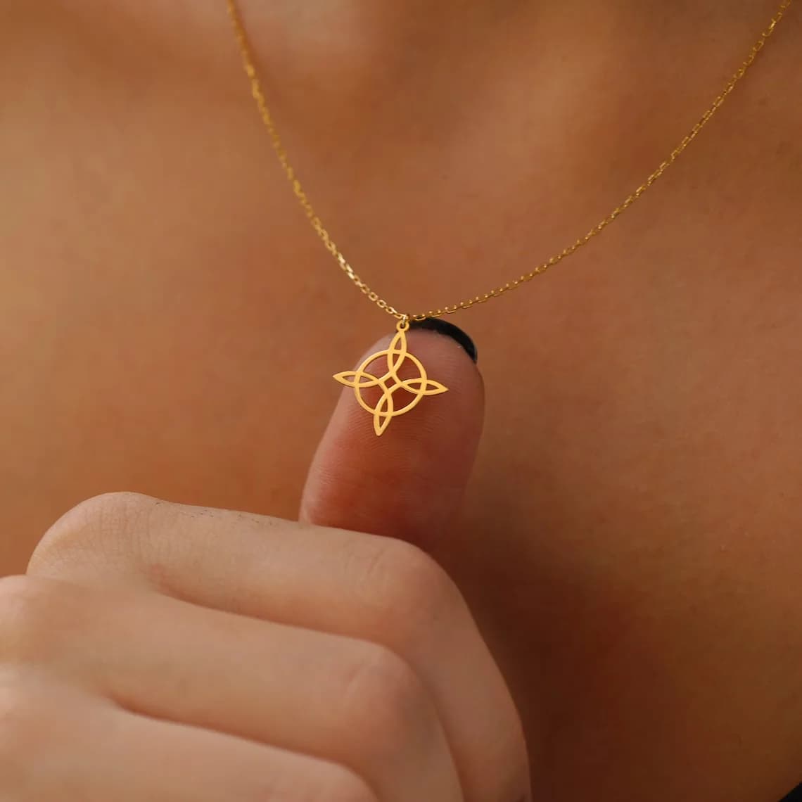 Stainless Steel Jewelry Wiccan Witch Knot Pendant Necklace Women Amulet Witchcraft Jewelry Geometric Necklace Birthday Gift