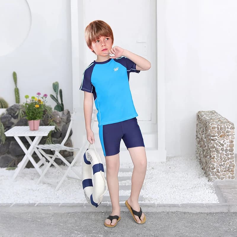 3 pezzi ragazzi costume da bagno manica Raglan t-shirt Top e pantaloncini impiombati e cuffia da nuoto Set Teen Kids Summer Beach Clothes costumi da bagno