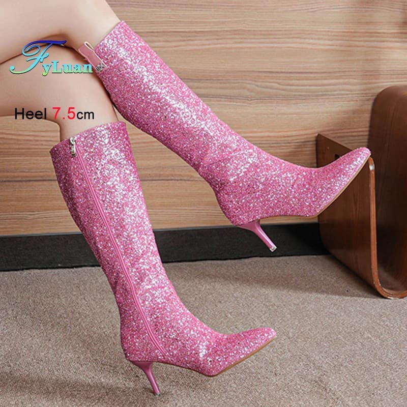 Nuovo Autunno Inverno Lucido Paillettes Rosa Stivali alti al ginocchio da donna Stivali da cavaliere a punta Tacchi alti sottili Stivale lungo con cerniera laterale da 7,5 cm