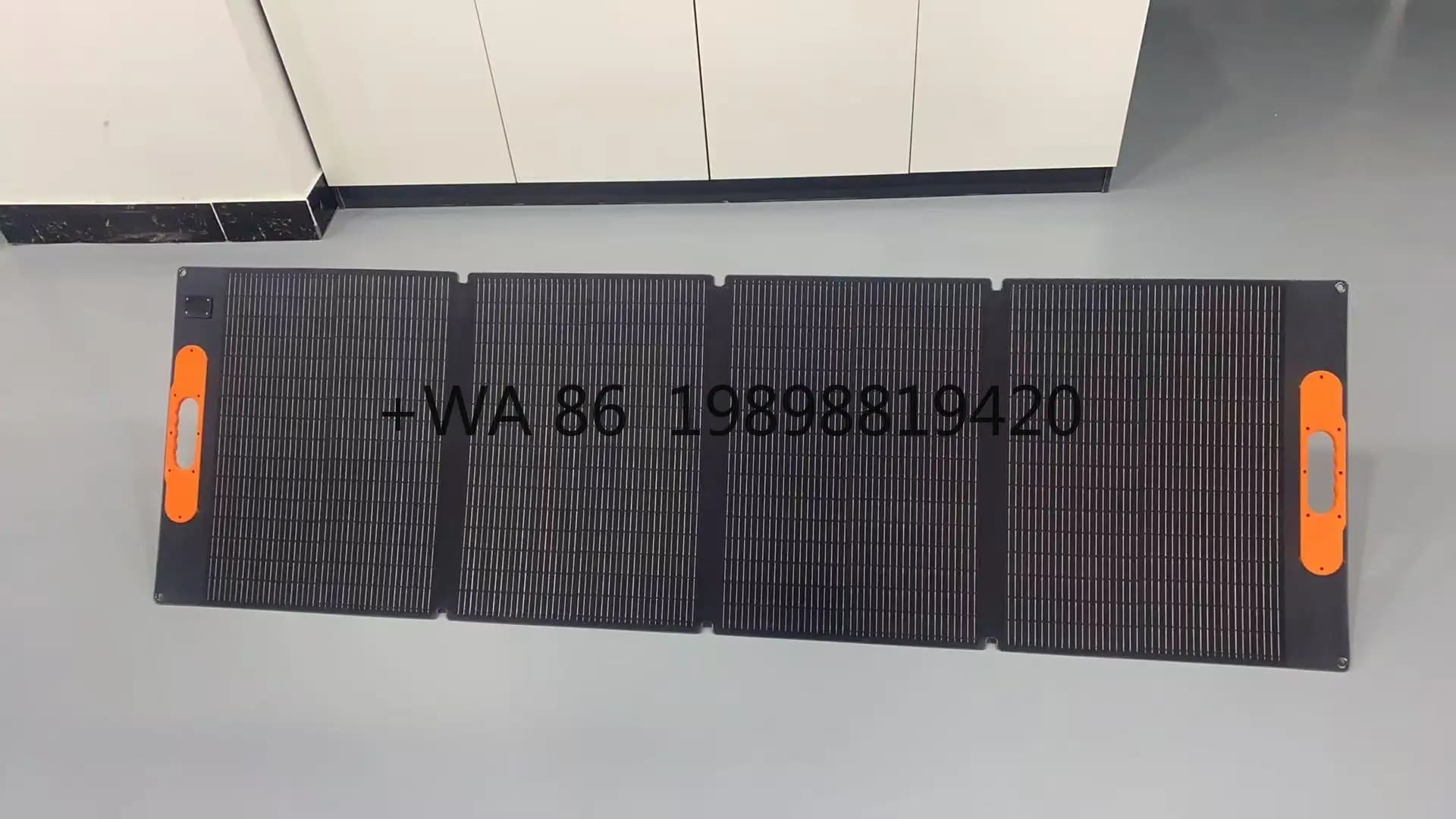 Innovativi pannelli solari pieghevoli da 200 W per uso domestico e industriale, energia pulita sostenibile da imbracatura della luce solare