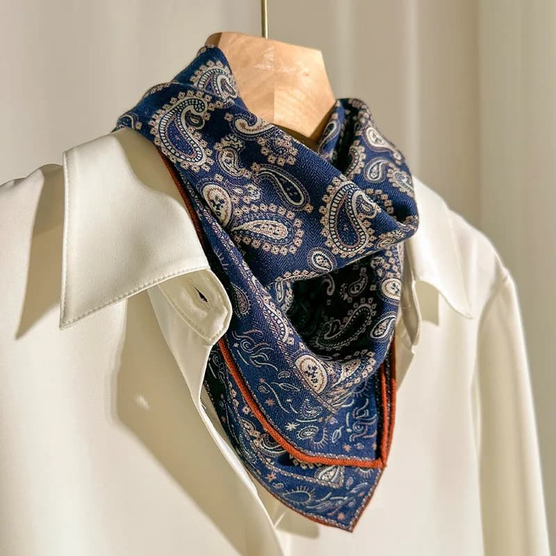 Sciarpe Quadrate in Misto Lana e Seta con Stampa Paisley, Foulard Primaverile