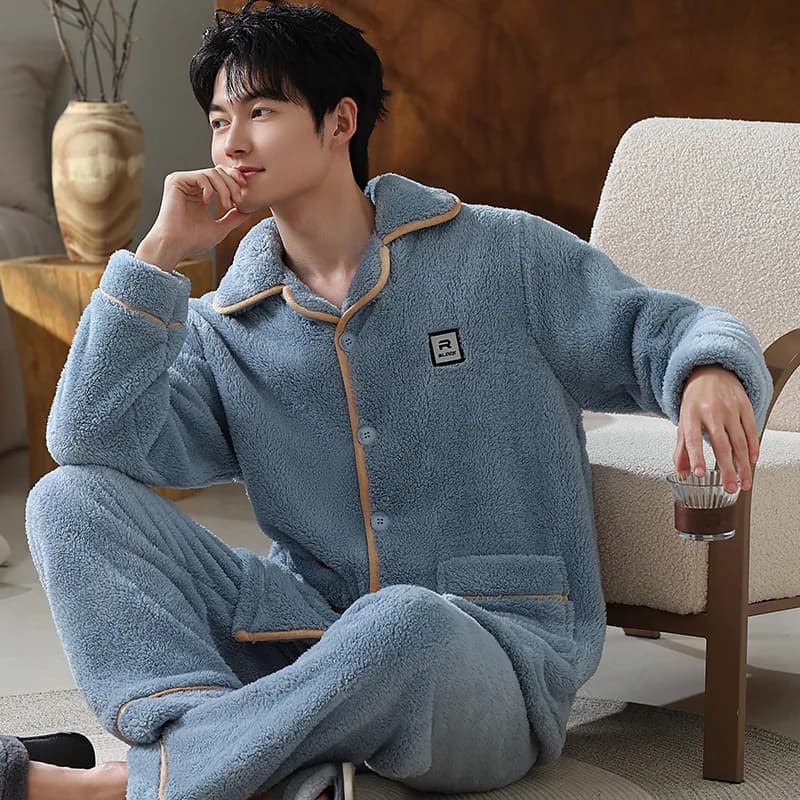 Pigiama invernale in pile caldo per uomo Colletto con risvolto Bottoni Set di indumenti da notte in 2 pezzi Addensare flanella Abito da casa Pantaloni morbidi Homewear