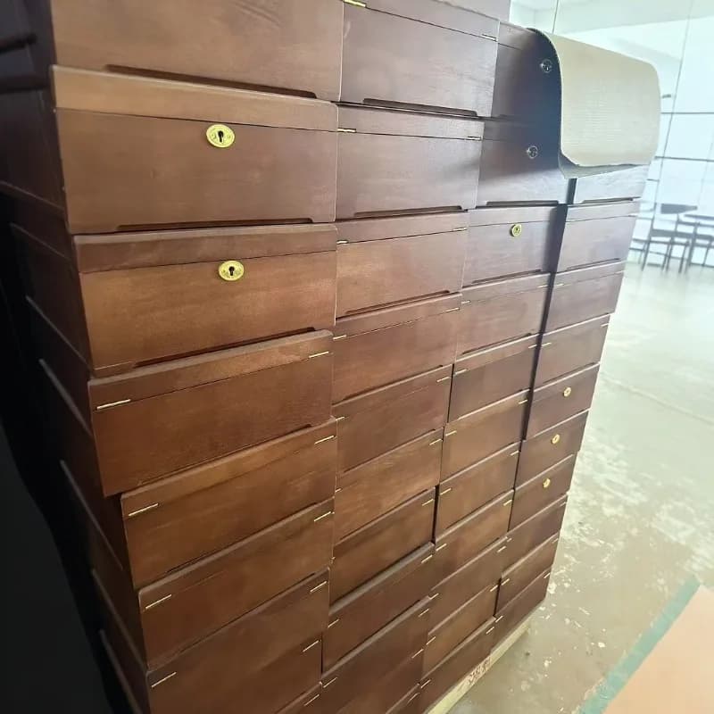 Gift Box in Rubber Wood with Key Lock New Decorative Pack for Overhead Storage
