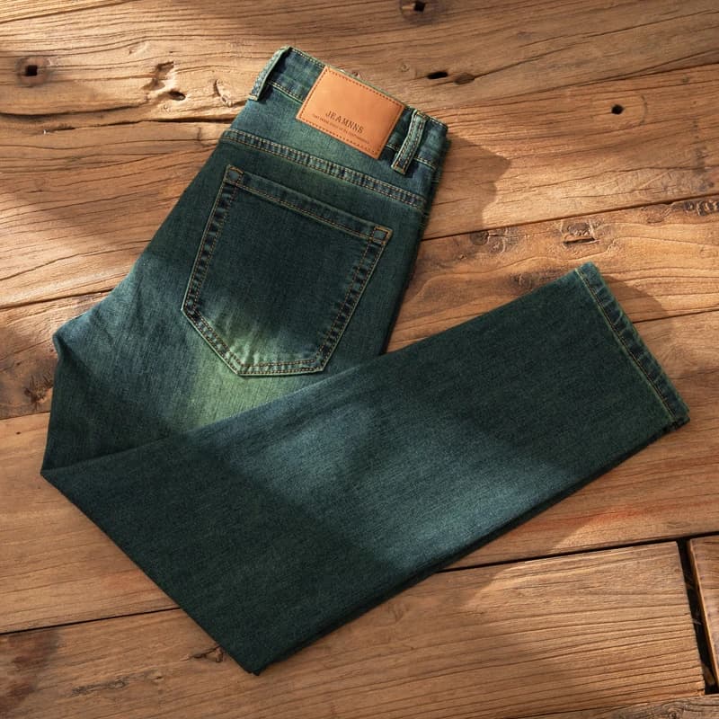 2025 Jeans slim da uomo nuovi Colori verdi Pantaloni a matita casual dritti Jeans da uomo Pantaloni casual in denim da lavoro elasticizzati dritti